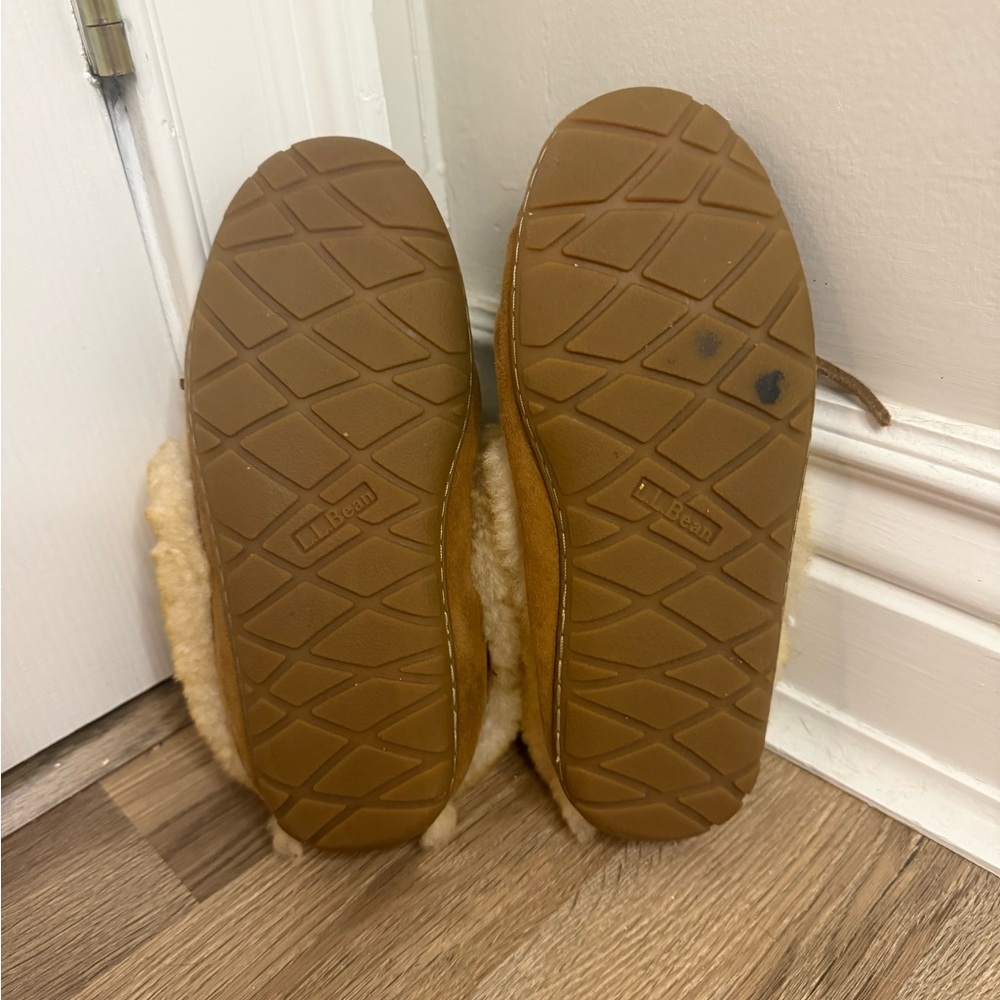 LL BEAN Women's Wicked Good Moccasins - Picture 2 of 4